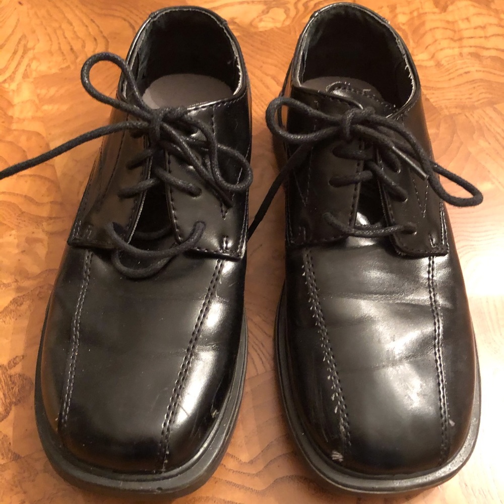 Deer Stags boy black dress shoes (Oxford)
